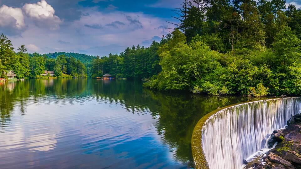 Lake Sequoyah and a dam in Highlands, North Carolina.