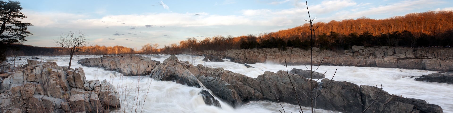 Great Falls Washington at dusk