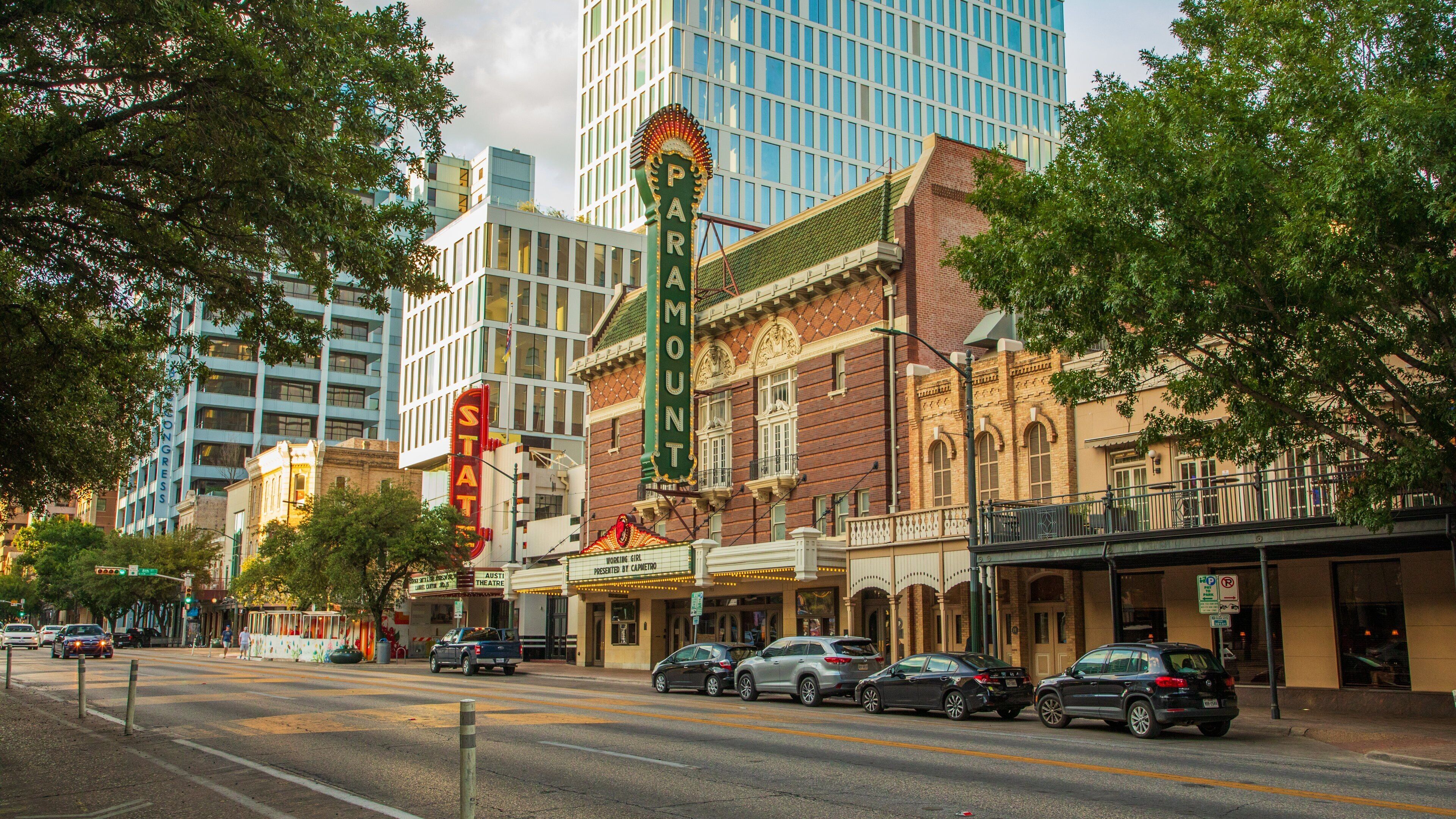 Congress Avenue Historic District showing signage and a city