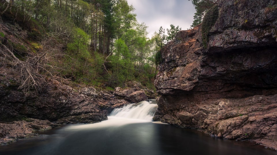 Slow moving water over the falls