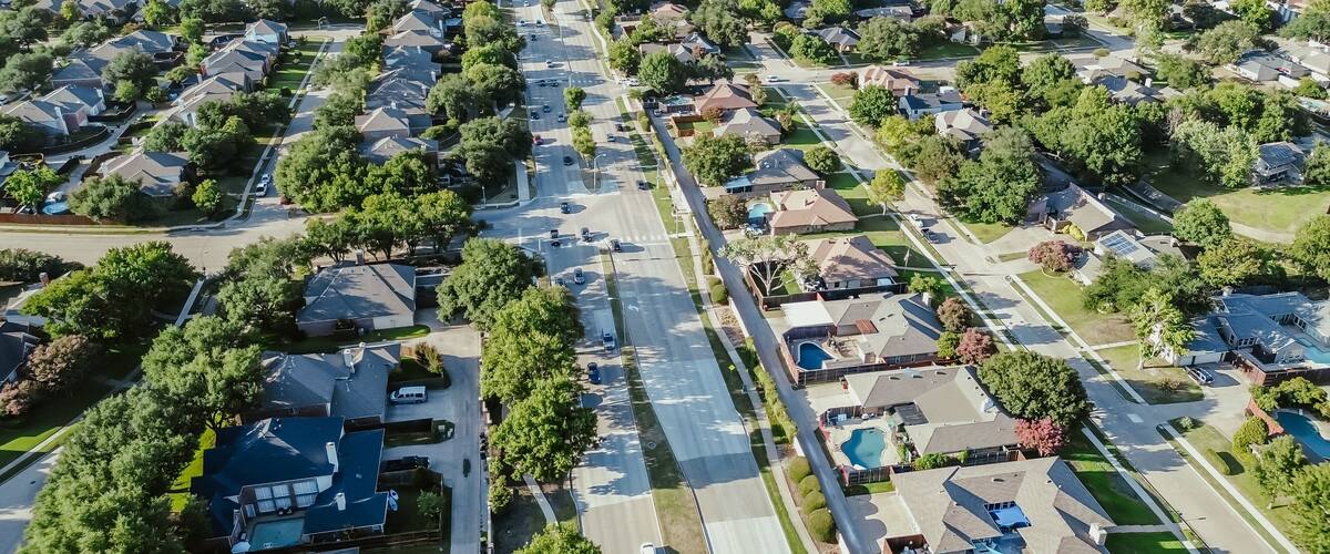 Suburban residential houses along Coit Road West Plano, Texas, single-family homes with swimming pool in River Bend, Wentworth Estates, High Place, Stonewood Glen neighborhood W Parker Rd, aerial