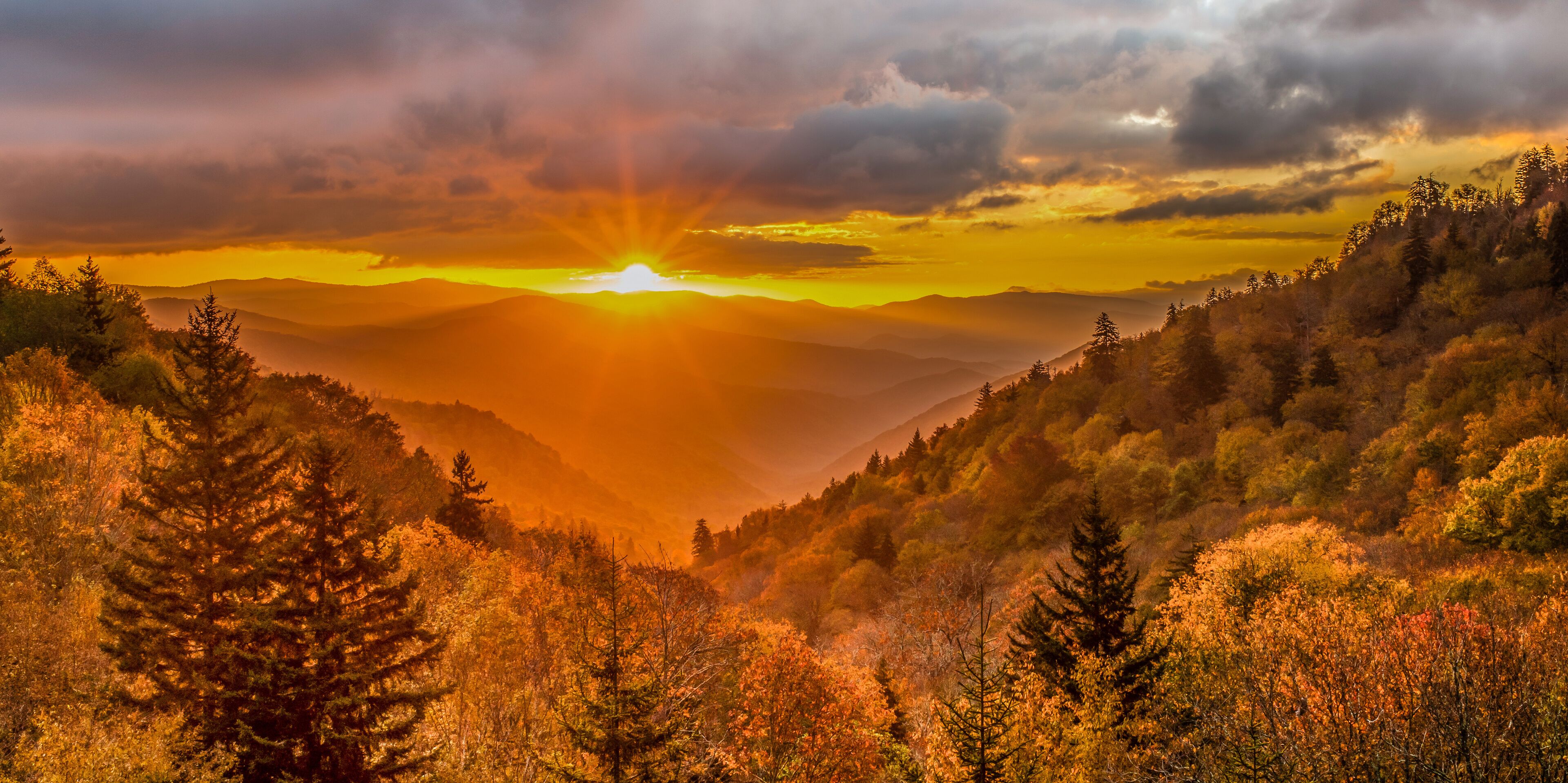 Beautiful autumn sunrise in Great Smoky Mountains National Park
