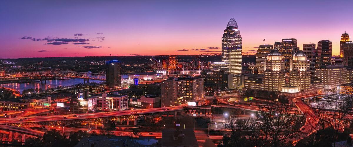 Cincinnati skyline at night