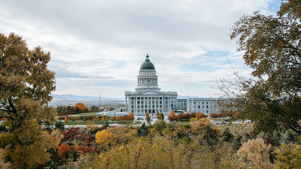 Capitol Hill featuring heritage architecture, landscape views and an administrative buidling