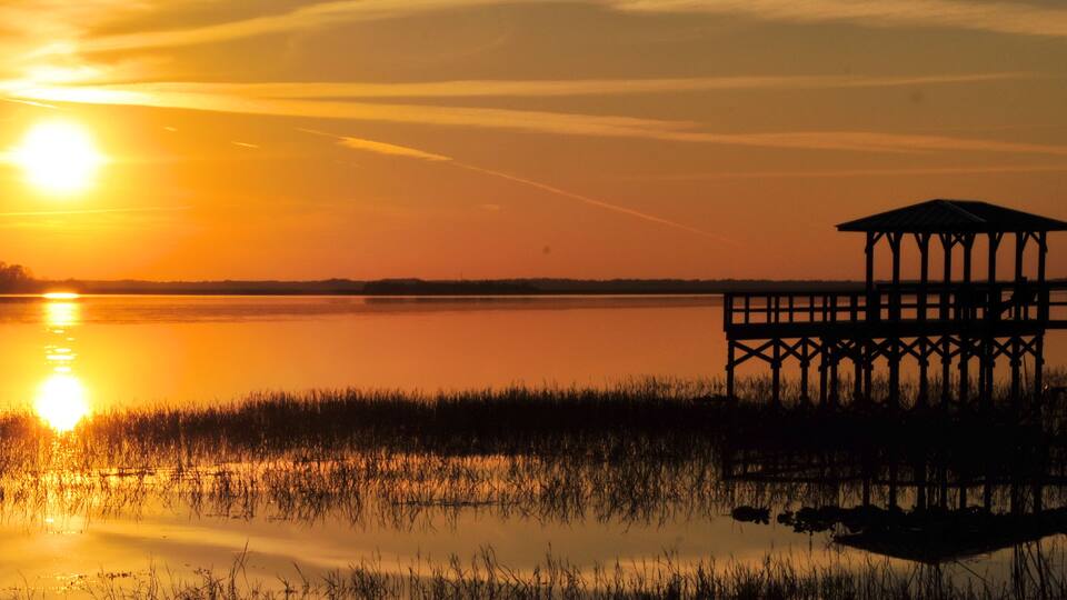 Twin Oaks Sunset / Sunset at Twin Oaks Lake near Kissimmee, Florida