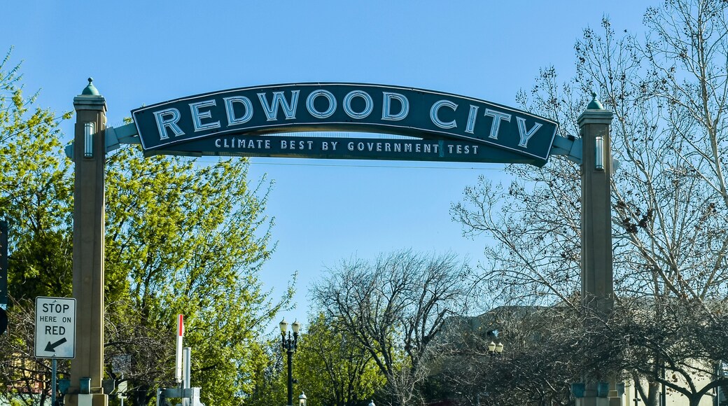 Welcome arch in Redwood City, CA claiming city has best climate.