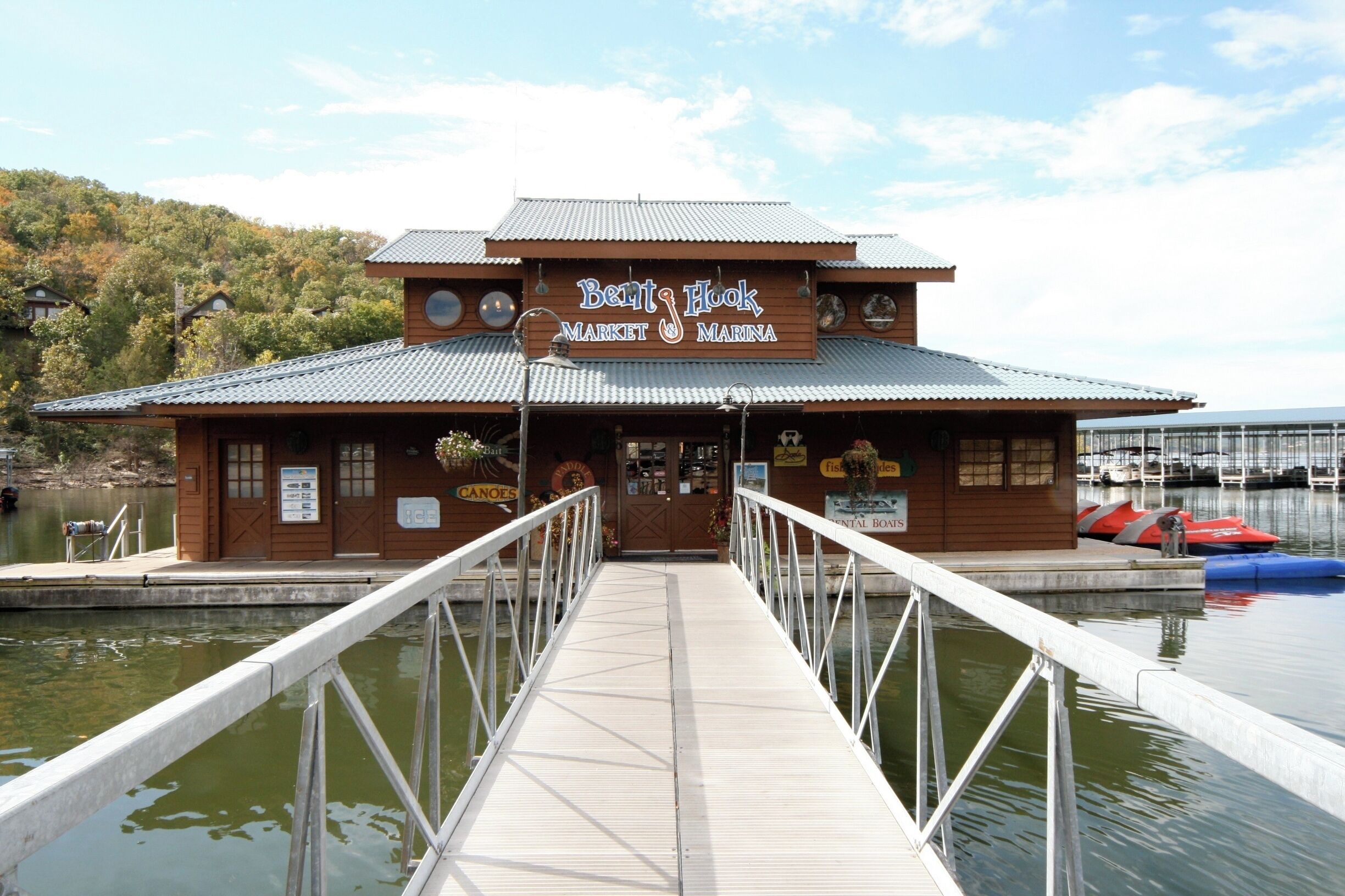 Big Cedar's on site marina.  Fishing, boat rentals, paddle boats, canoes.  They have some picnic needs to outfit you for your spin around Table Rock on one of their pontoon boats or if you want to sit and relax.