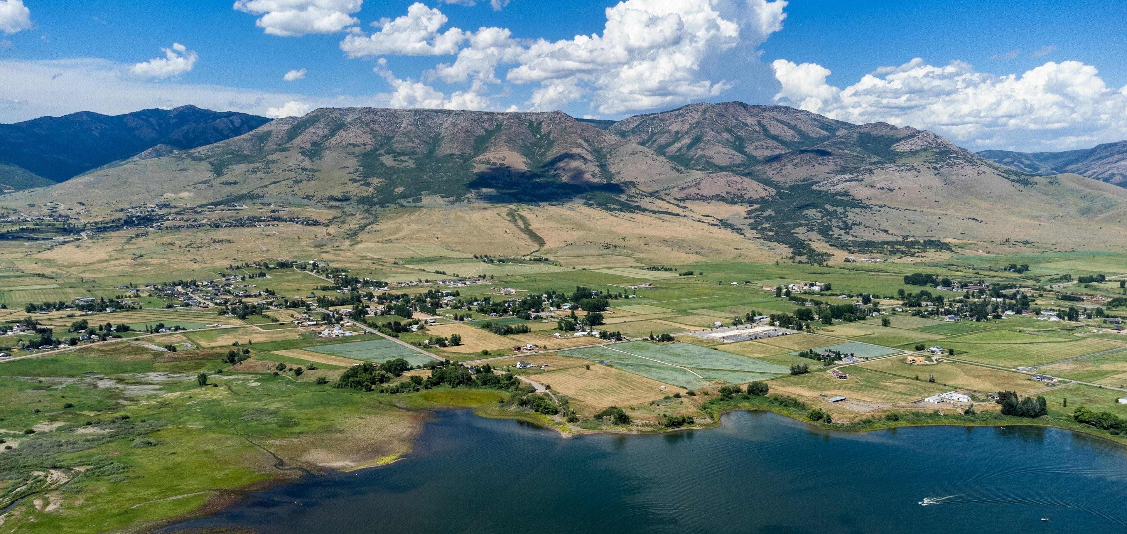 Bird's-eye view of Pineview Reservoir in Utah