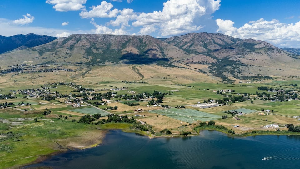 Bird's-eye view of Pineview Reservoir in Utah