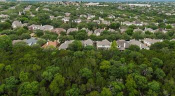 Steiner Ranch showing a small town or village