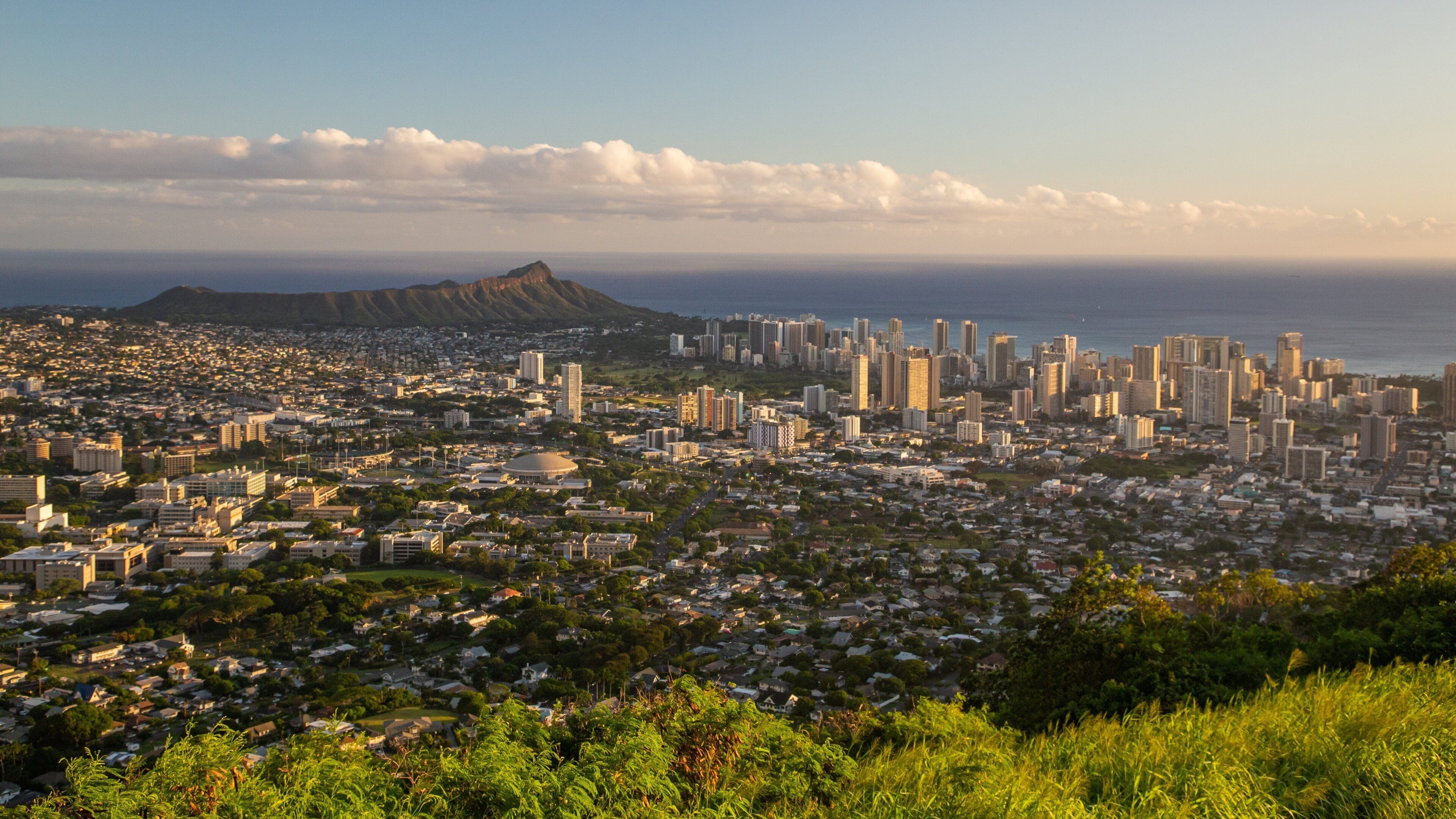 Makiki - Lower Punchbowl - Tantalus showing a sunset, landscape views and a city