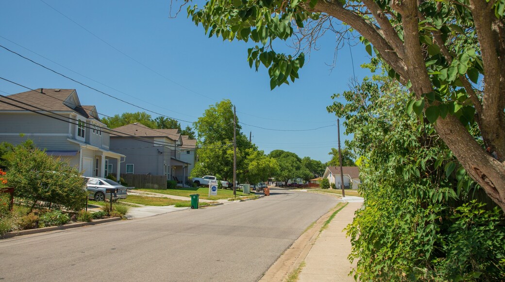 MLK featuring a small town or village and a house