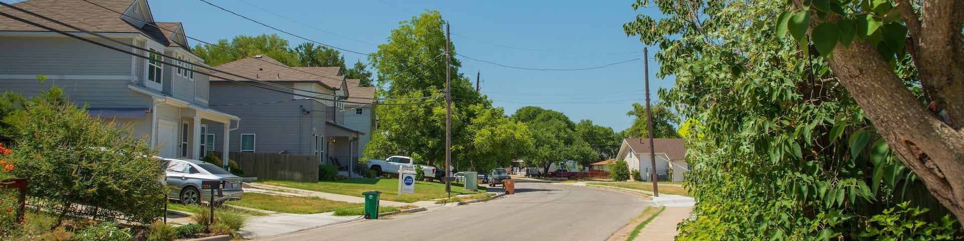 MLK featuring a small town or village and a house
