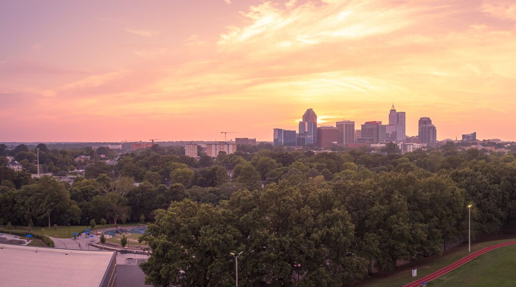 فايف بوينتس إيست