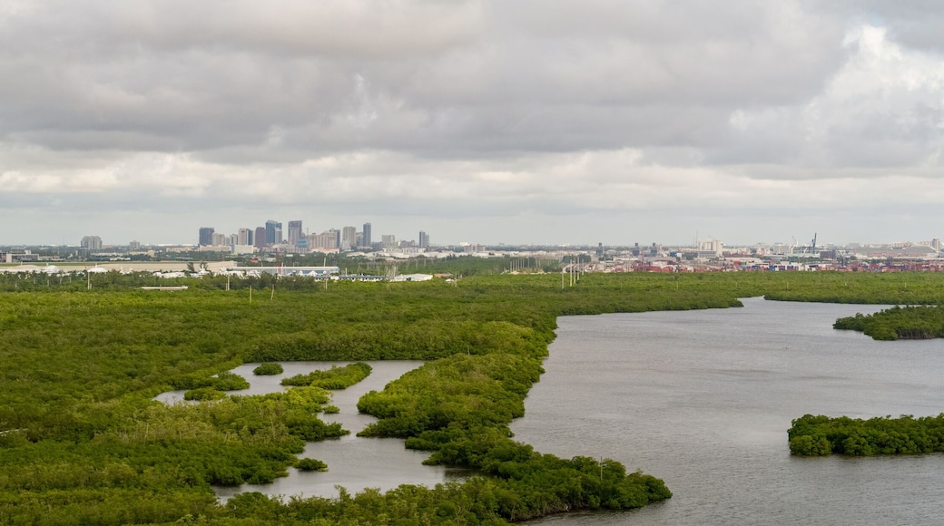 เมลาลูกา การ์เด้นส์