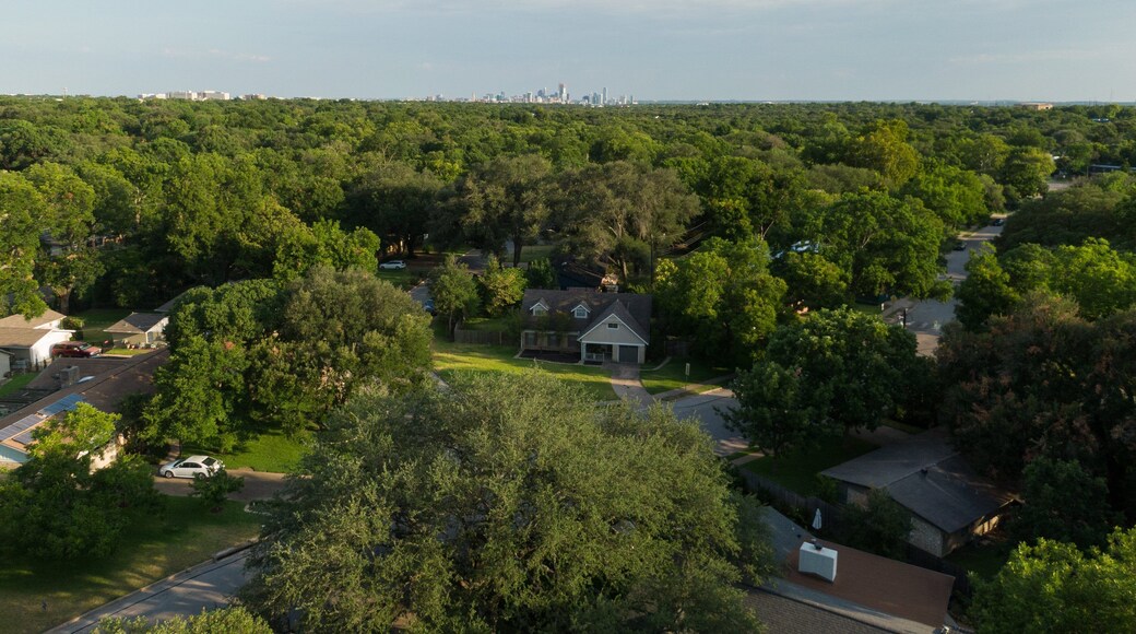 Allandale which includes a small town or village and landscape views