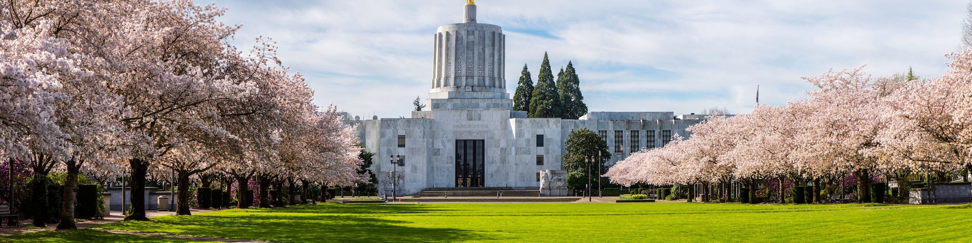 Oregon State Capital Building in spring