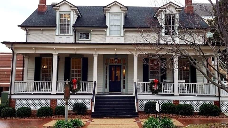 Home of Freeman Walker, outstanding citizen of early Georgia. Born in Virginia in 1780, he came to Richmond County in his youth and studied law. Freeman Walker, in 1826, deeded 70 acres of land to the United States Government to be used as an arsenal-the site now of the Junior College of Augusta. He reserved one acre as a family burial ground, known as the Walker Cemetery. He was the father of Maj. Gen. W. H. T. Walker, CSA. Admitted to the bar in 1802, he followed a life of public service; City Attorney for three years and Mayor of Augusta 1817-19, being the first to hold the city´s chief executive office under the name of Mayor, and Brigade Inspector of Gen. Valentine Walker´s brigade in 1813. He represented Richmond County in both branches of the State Legislature and represented Georgia in the U. S. Senate. His speech on the Missouri Compromise attracted nation-wide attention.
He died in 1827 and is buried in the Walker Cemetery.