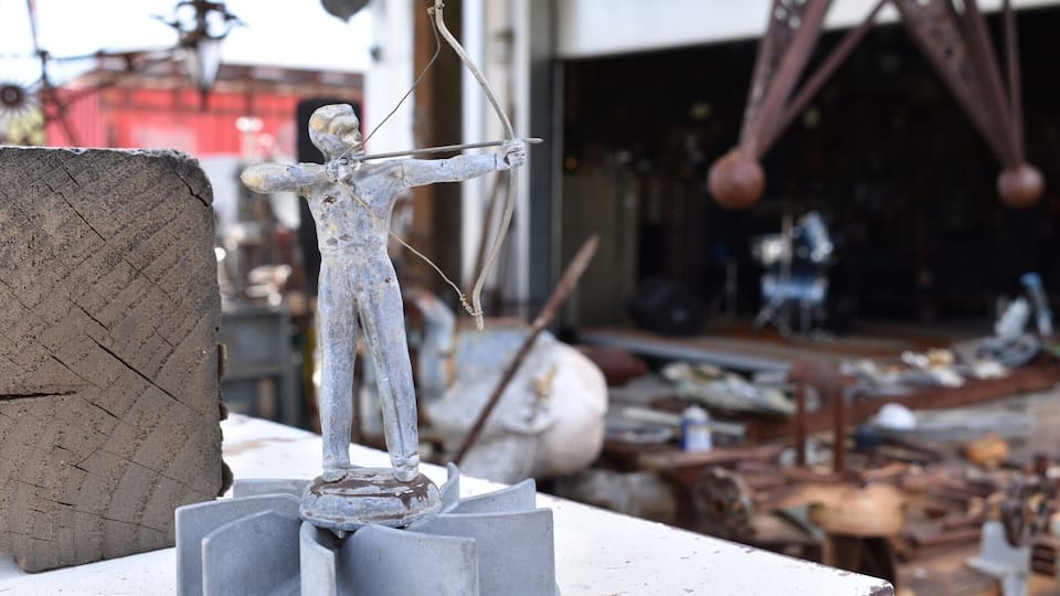 archery boy sculpture found at Furstwurld
