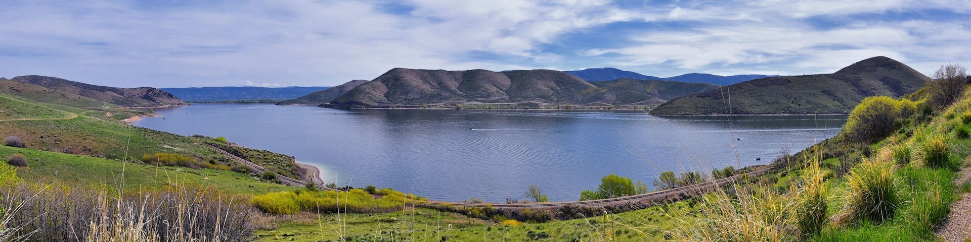 Deer Creek Reservoir Dam Trailhead hiking trail Panoramic Landscape views by Heber, Wasatch Front Rocky Mountains. Utah, United States, USA.