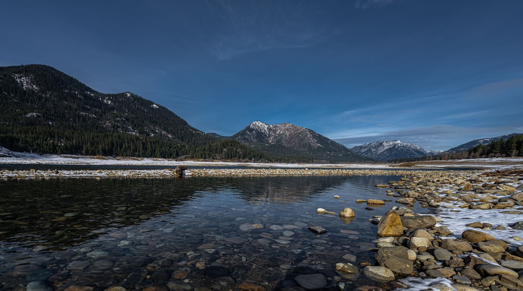 Little Salmon la Sac running into the Cle Elum Lake, WA