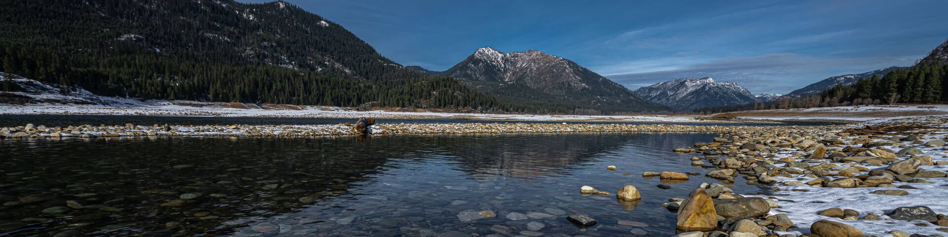 Little Salmon la Sac running into the Cle Elum Lake, WA