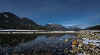 Little Salmon la Sac running into the Cle Elum Lake, WA