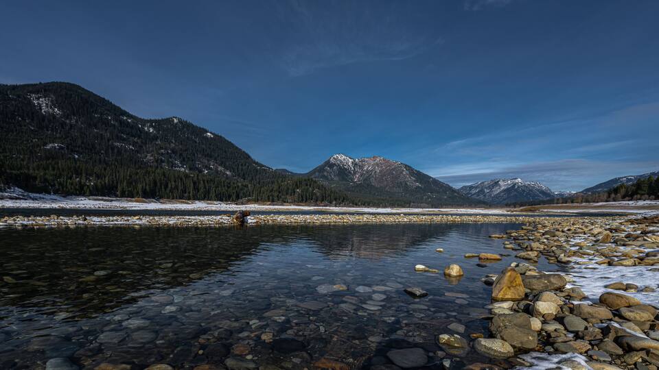 Little Salmon la Sac running into the Cle Elum Lake, WA