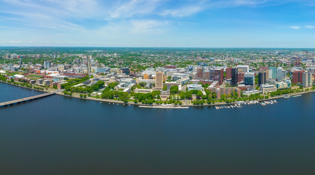 Massachusetts Institute of Technology