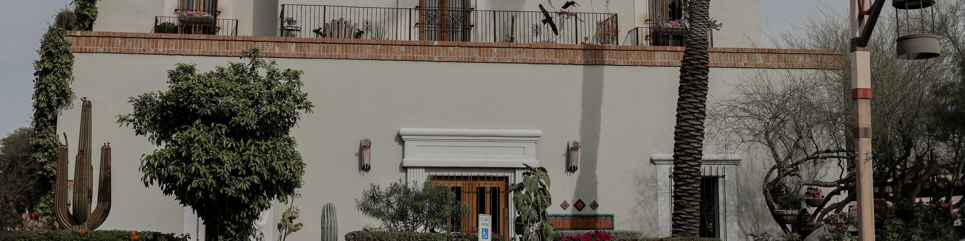 old town Scottsdale Fifth Avenue shops, trying on Native American jewelry in Historic Old Town or splurging at Scottsdale Fashion Square, the Southwest’s largest retail destination and stucco adobe