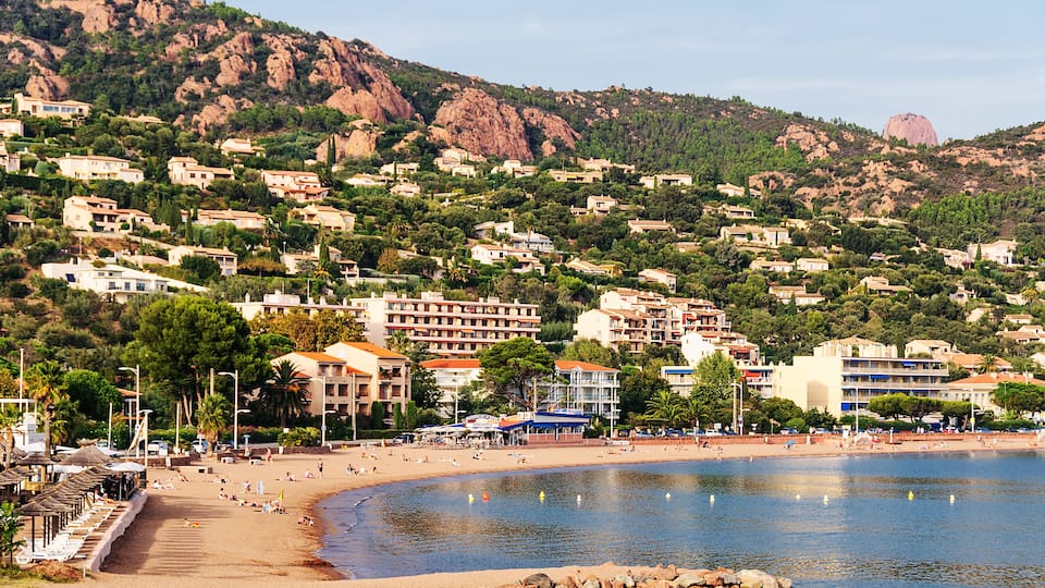 Agay Beach Town Cote d`Azur Mediterranean Sea France Esterel Mountains, Shutterstock ID 612380351, Purchase Order: SP-1394 HA Batch 3 Part 1, Order Number: , Client/Licensee: HomeAway, Other: To be pa