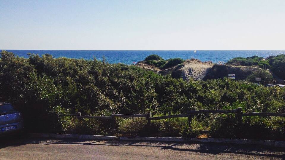 Spent a day at the beach in Ostia, it's a quick and cheap train ride from the center of Rome and worth the trip for such a beautiful day
#endlesssummer
#beachbound
