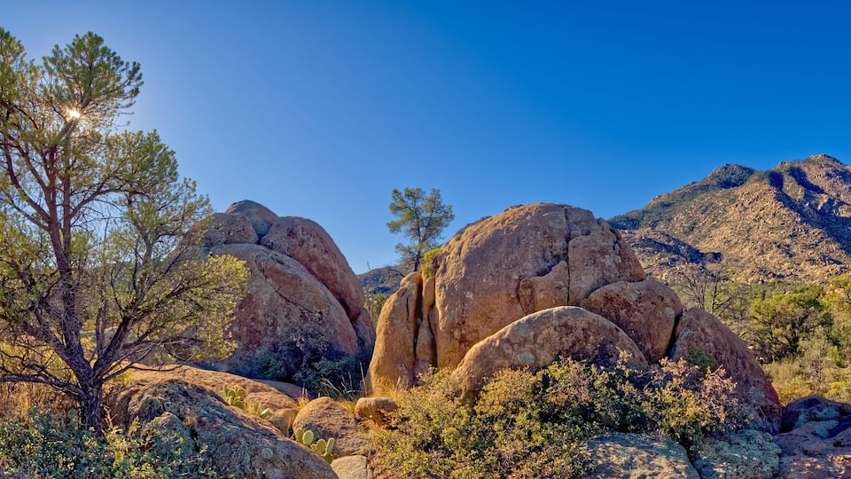 Giant boulders along Trail 345 in the Granite Mountain Recreation Area of the Prescott National Forest