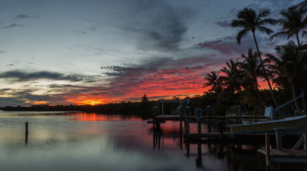 ์ํธ ํด๋ฝ