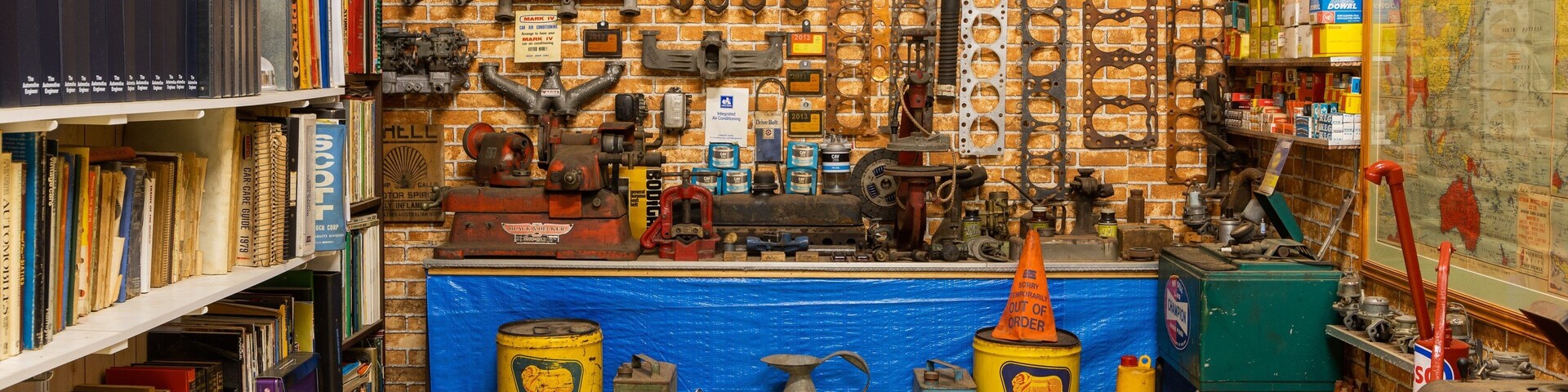 Bob\'s Shed showing interior views