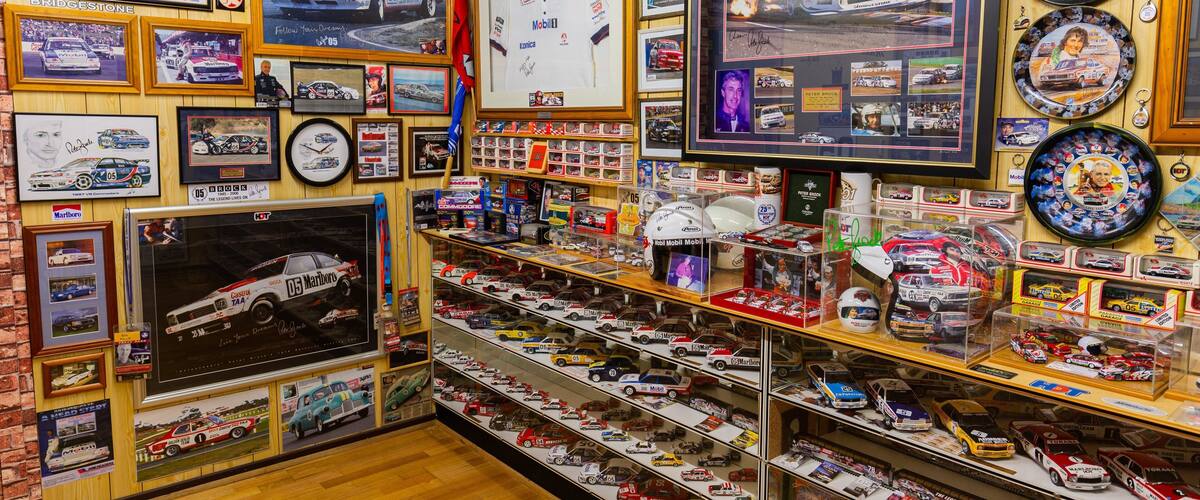 Bob\'s Shed showing interior views