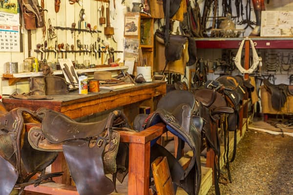 Quirindi Historical Cottage and Museum showing heritage elements and interior views