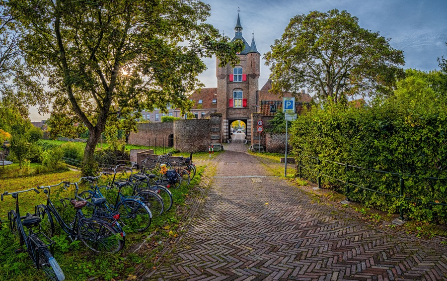 'Lekpoort' (City gate - 15th century)