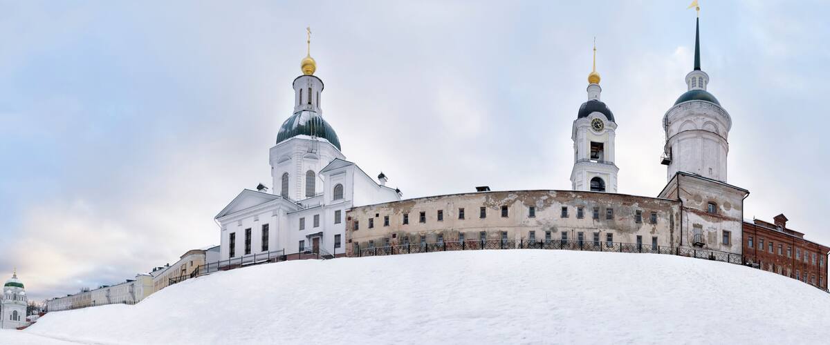 Holy Dormition man's monastery Sarovskaya Pustyn'. Outer wall and temples. Orthodox holy places in Nizhny Novgorod region