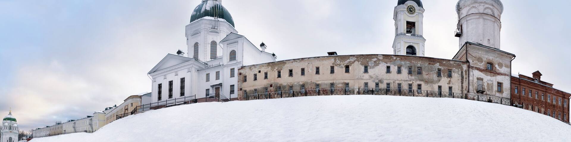 Holy Dormition man's monastery Sarovskaya Pustyn'. Outer wall and temples. Orthodox holy places in Nizhny Novgorod region