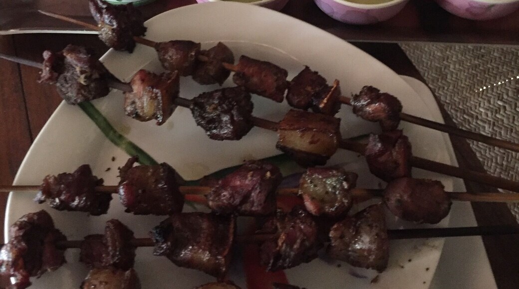 They serve traditionnel food