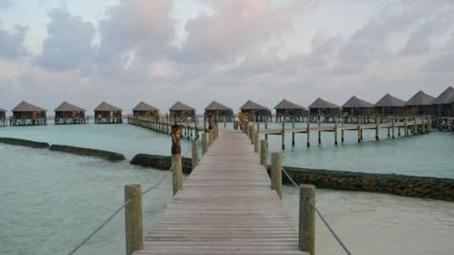 If you can lie on the decking of a water villa all day and don't mind that it only takes 10 minutes to walk around the island, then this island in the Maldives is definitely for you! Amazing food, cocktails and service! #Maldives #Komandoo #IndianOcean #WaterVilla