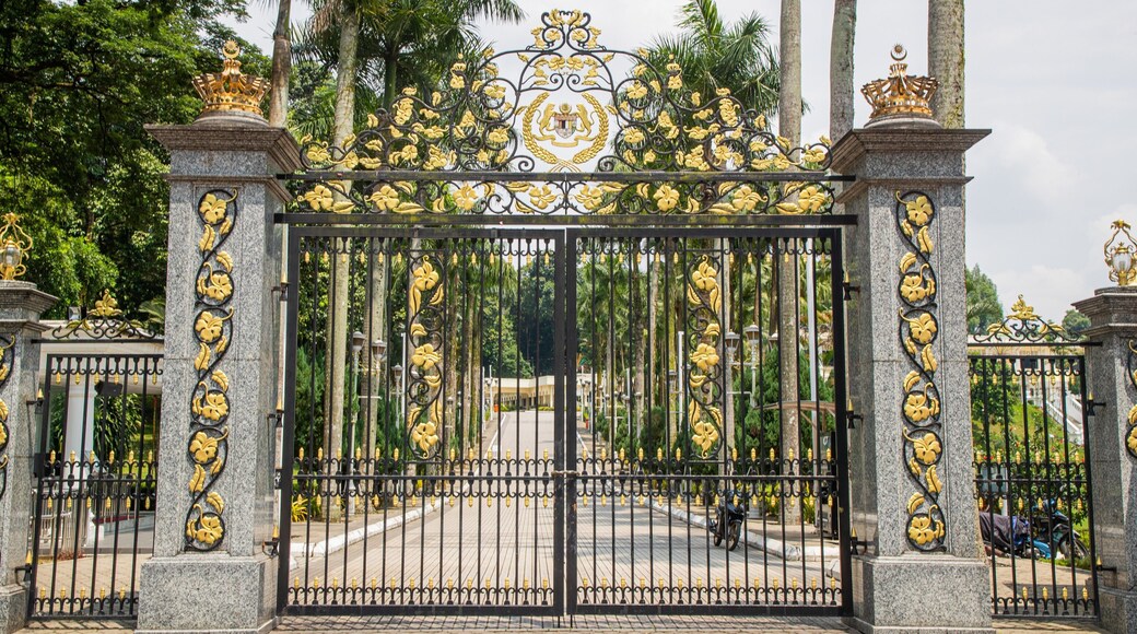 St Maarten and St Martin