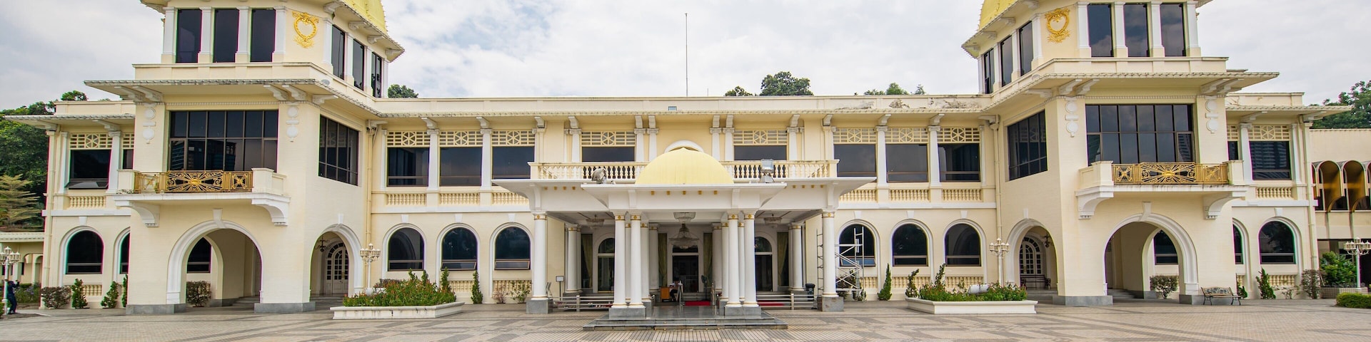 St Maarten and St Martin