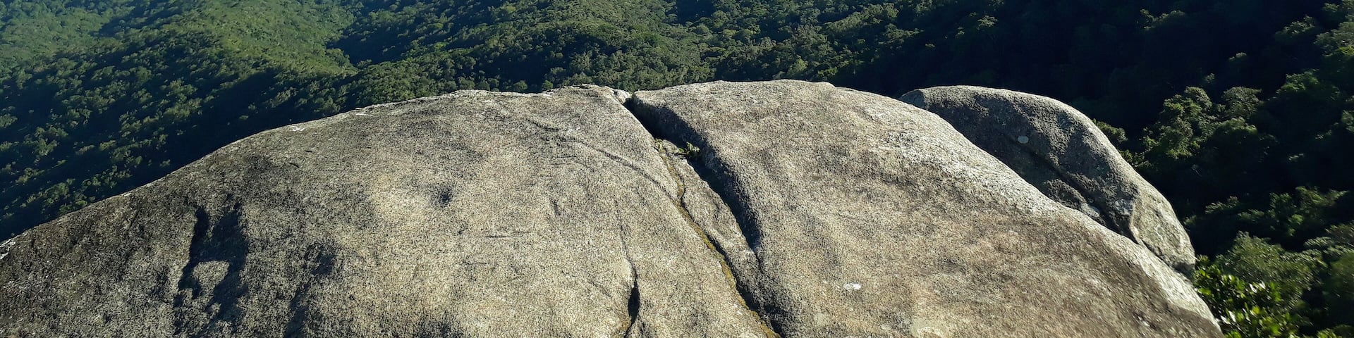 Rio de Janeiro, Brazil, September 15, 2024. View of the Tinguá biological reserve, from the Boné hill, in the mountainous region of the state of Rio de Janeiro.
