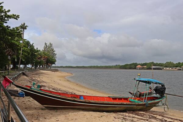 Phum Riang Beach, Phum Riang Subdistrict, Chaiya District, Surat Thani