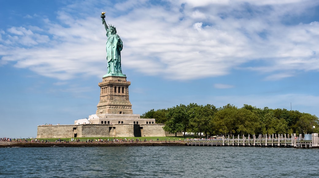 Statue Of Liberty, Full Side-View