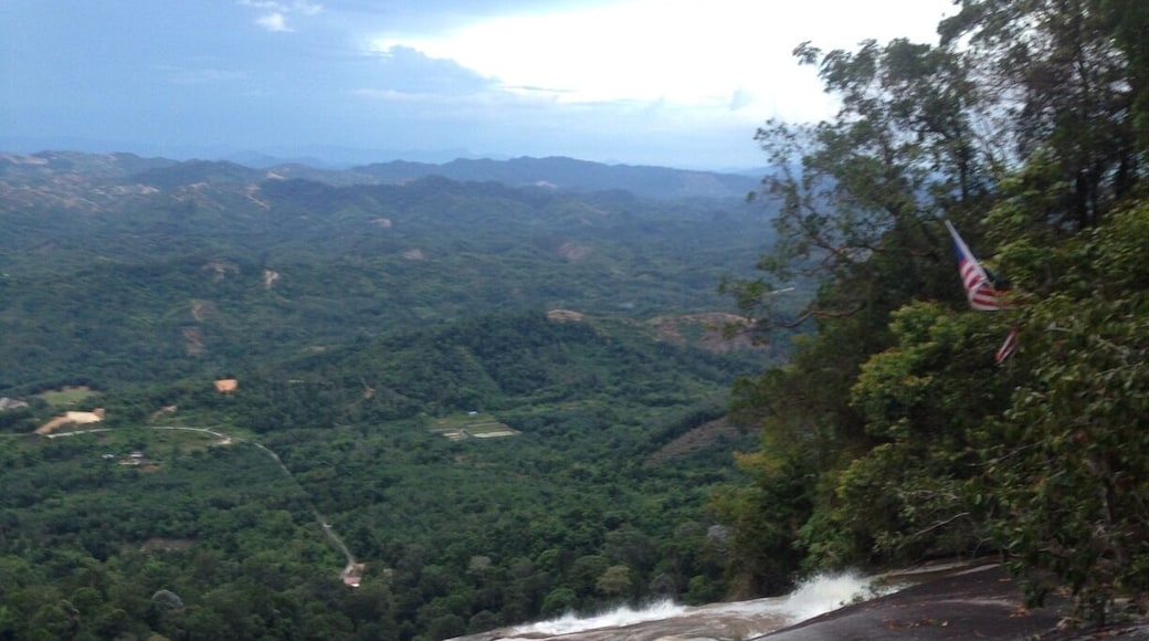 Take time to hike up to the tallest waterfall in South East Asia. About 1.5 hours away from the city and another 1-2 hrs hike up the base camp. Remember to register at the ranger station before you hike up.