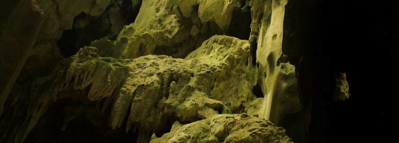 Caving at gua pagar, gua gelap and gua keris in Dabong, Kelantan. Mild to moderate extreme level. Been to few caves in Malaysia but couldn't stop mesmerizing the uniqueness of the stone formations. Wish i could meet batman! Yikes.