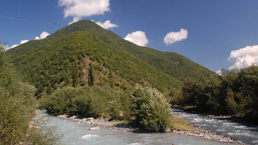 The Tetri Aragvi (White Aragvi) on the left converges with the Shavi Aragvi (Black Aragvi) on the right, just south of Pasanauri.
Apparently, the black colour is due to limestone deposits, and even after the two rivers converge, the colours remain separate for a while before finally mixing. Very impressive, and certainly worth stopping at if on route to Kazbegi.
www.greengoulash.com/kazbegi/
#Blue